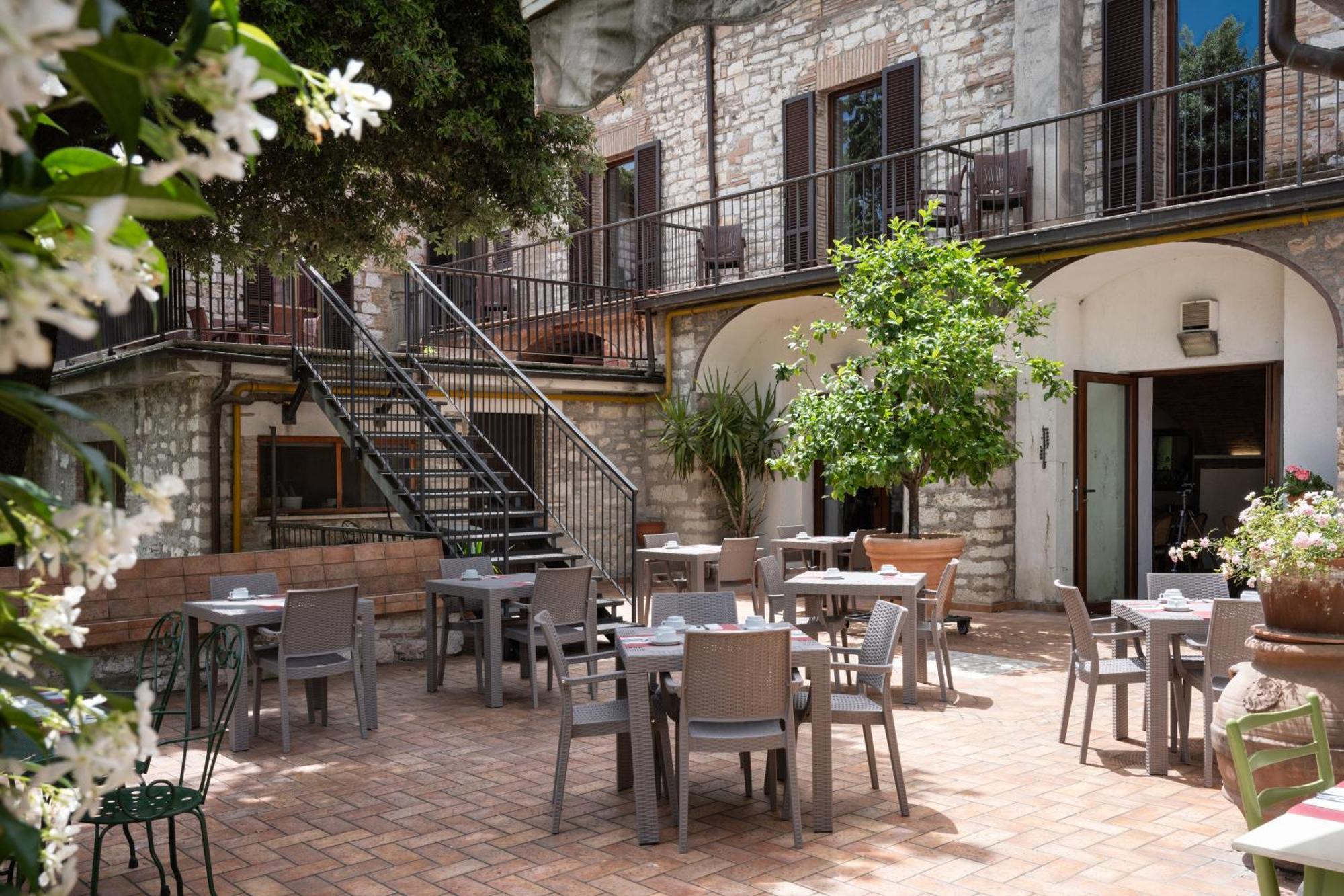 Hotel San Marco Губбио Экстерьер фото